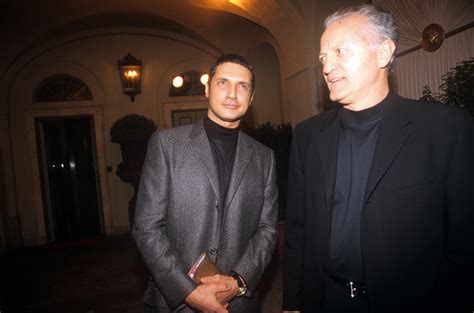 proprietario di versace|gianni versace partner.